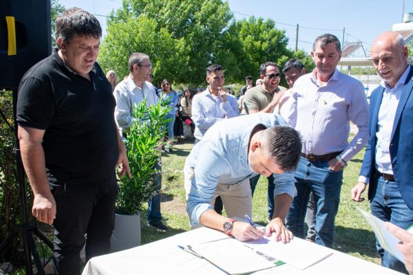 199-Firma-de-Convenio-por-el-Ambiente-(16)