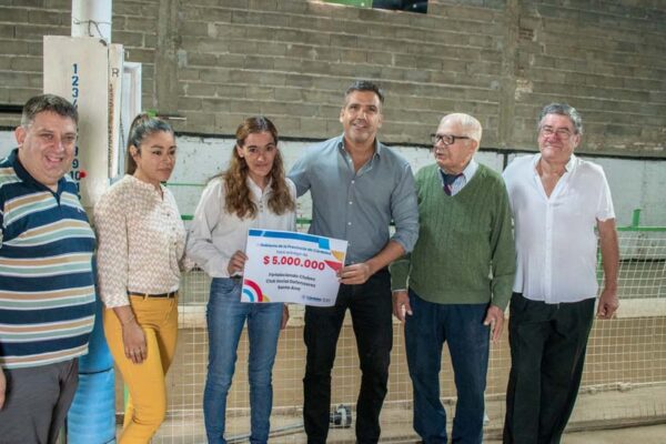 235 Entrega de fondo club (2)