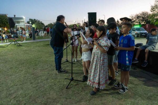 345 Celebramos la Primavera con música, danza y mucha alegría (18)